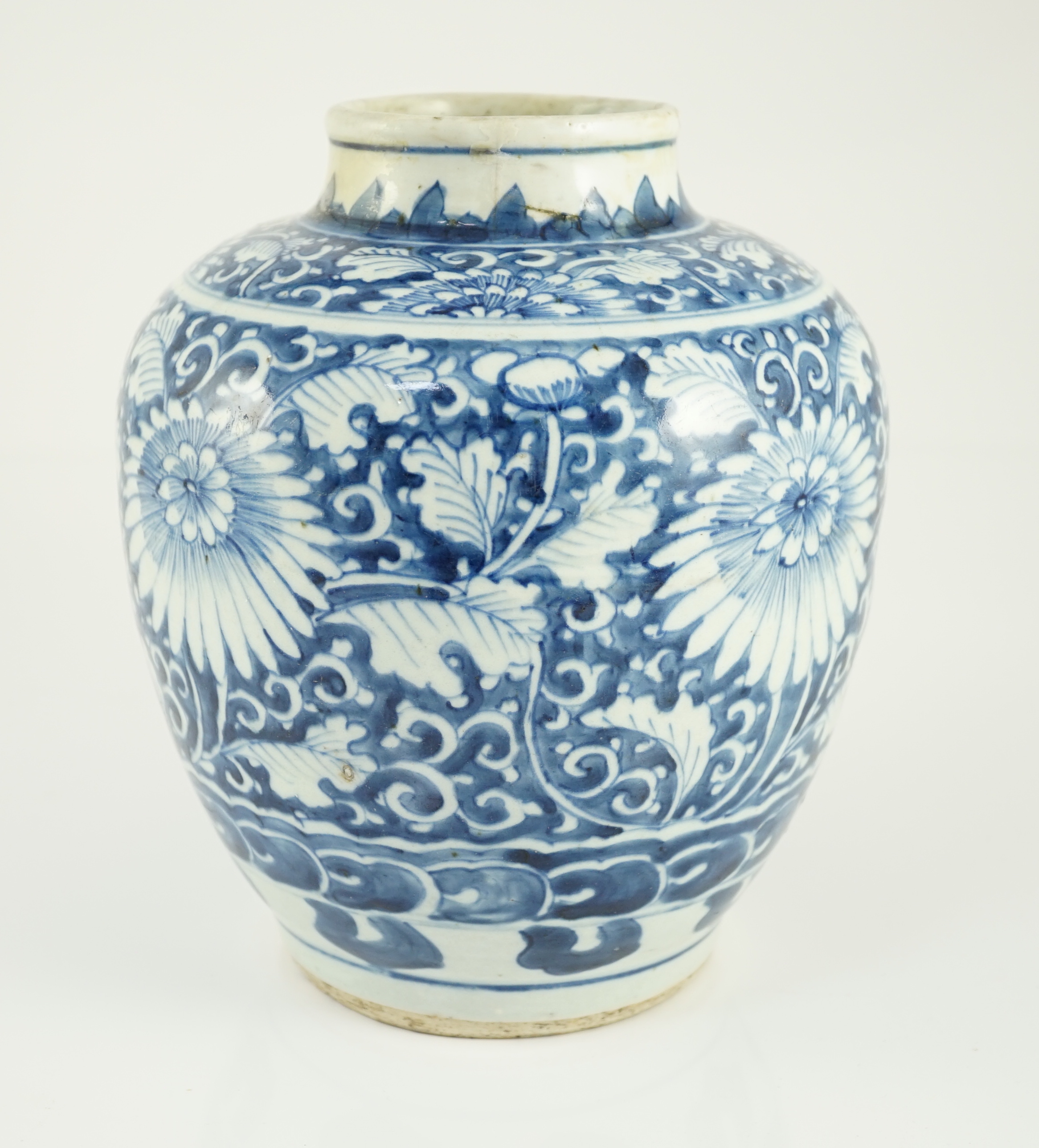 A 17th century Chinese blue and white jar, Shunzhi or Kangxi period